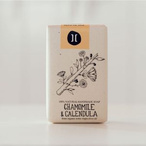 Jabón de Manzanilla y Caléndula a base de aceite de oliva 100% orgánico.