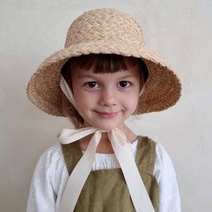 Sombrero de Rafia con cinta para niñas.