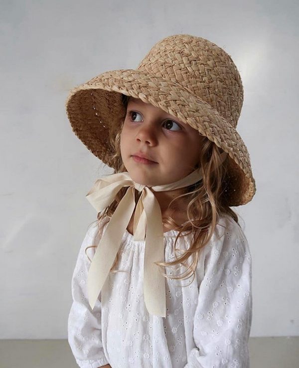 Sombrero de Rafia con cinta para niñas. - Imagen 2