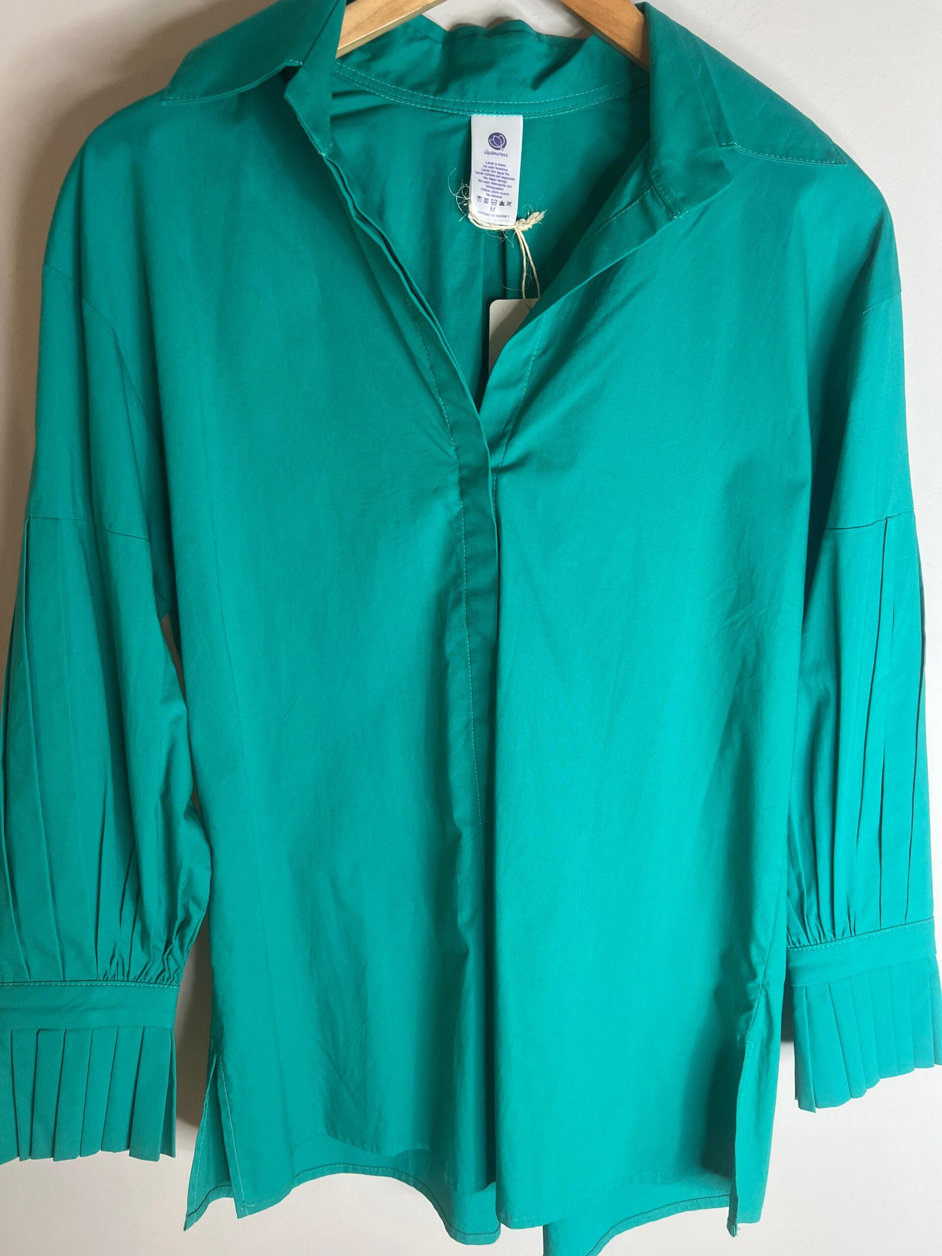 Camisa Verde Con Tabletas - Imagen 3