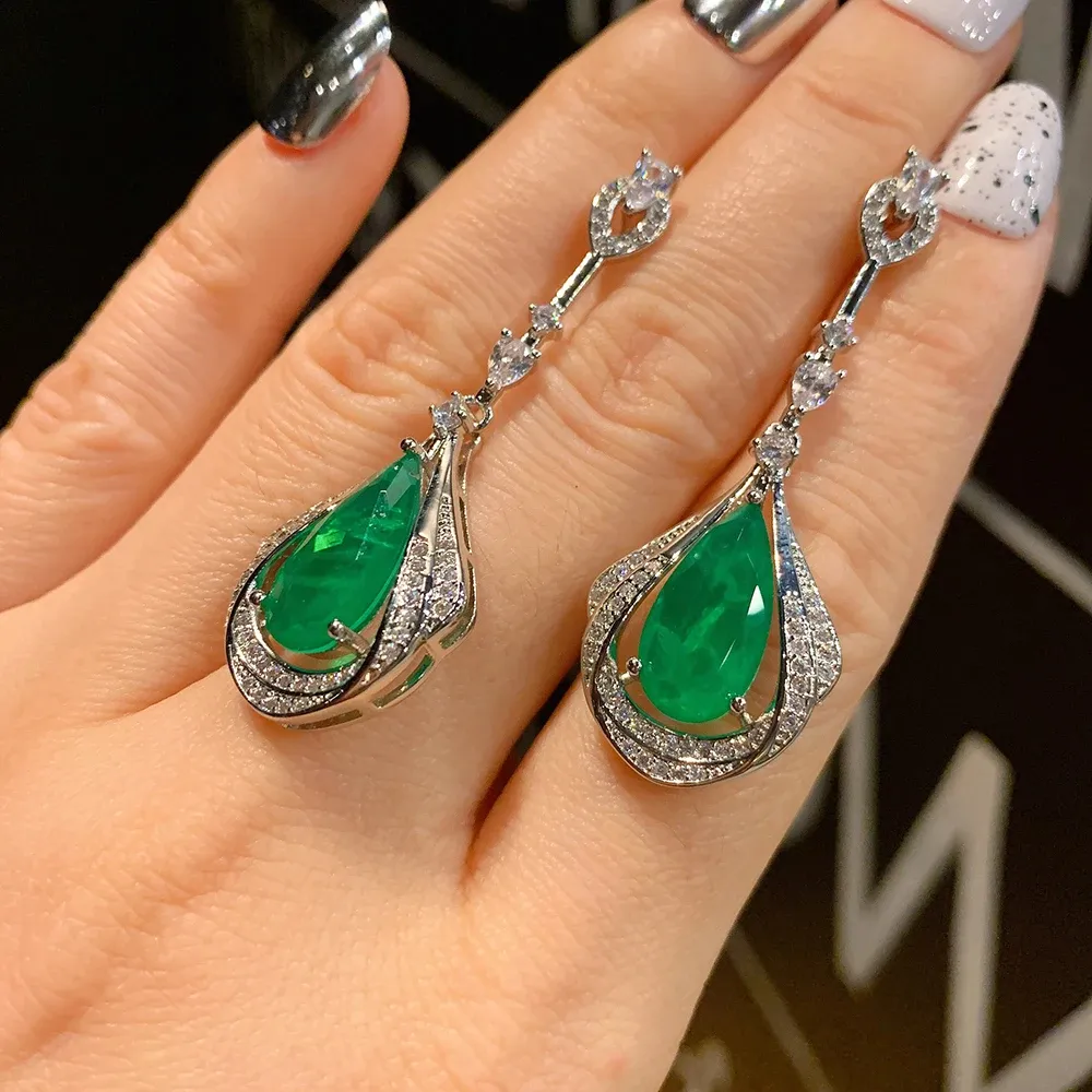 Arete Colgantes con Verde Esmeralda - Imagen 2