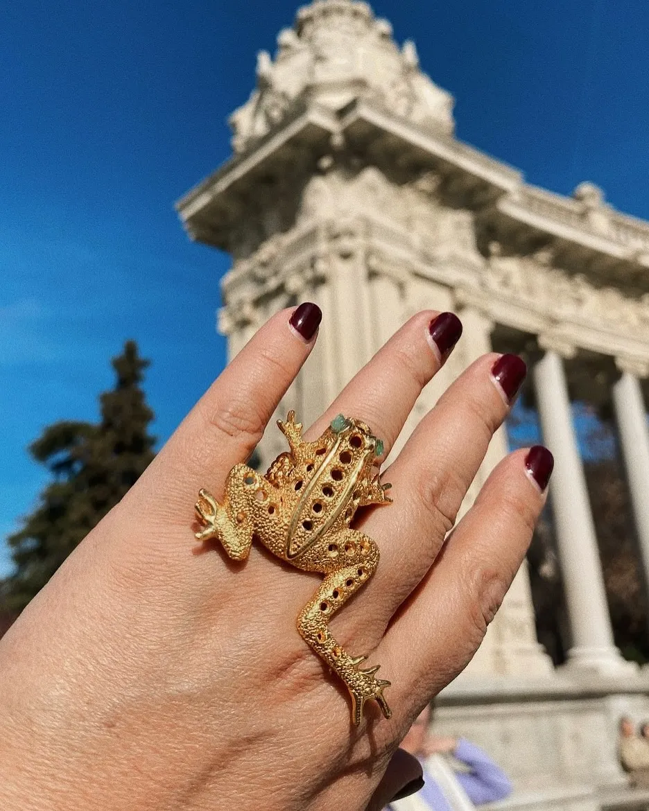 Anillo Rana Pata Estirada