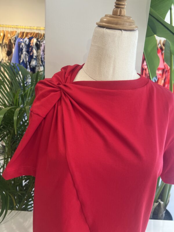 T Shirt Nudo en roja by Palo Santo
