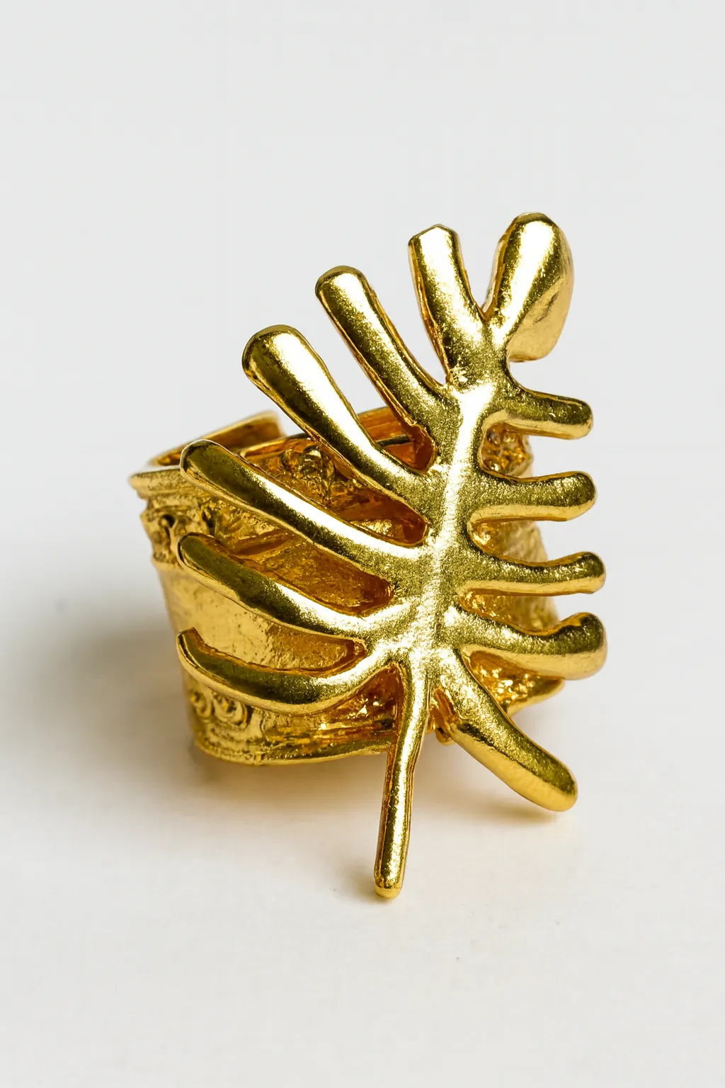 Anillo de Hoja de Helecho